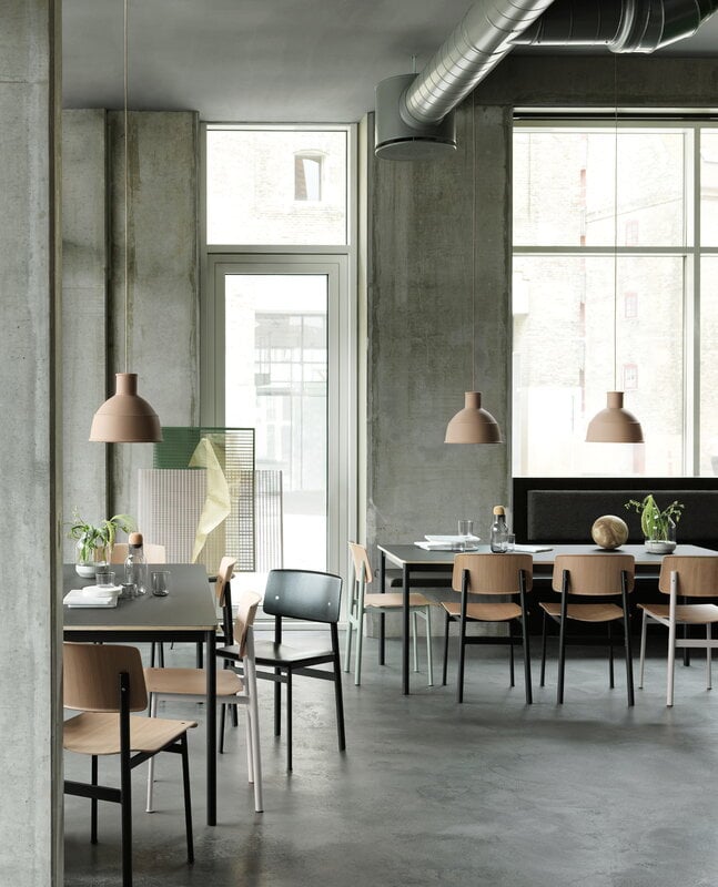 Muuto Loft chair, black - oak, decoration image