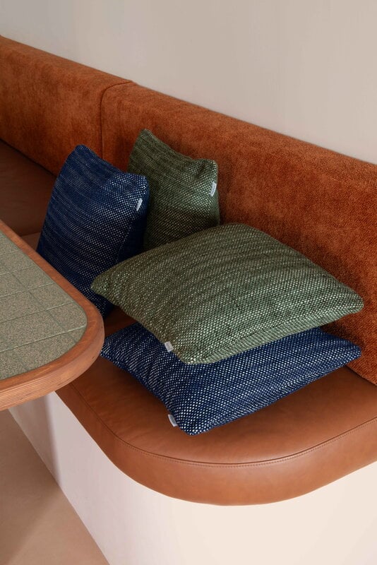 Fermob Coussin d'extérieur Vibration, 44 x 44 cm, Rythmo Midnight, image décorative