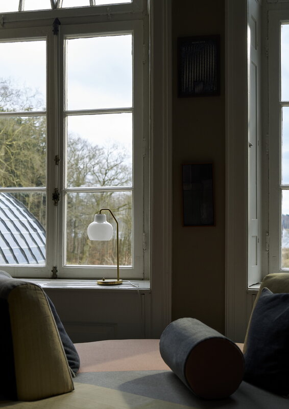 Louis Poulsen VL Ring Crown table lamp, opal glass, decoration image