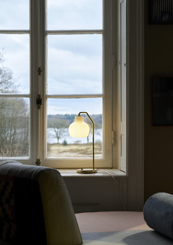 Louis Poulsen VL Ring Crown table lamp, opal glass, decoration image