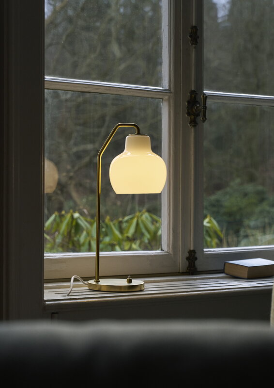 Louis Poulsen VL Ring Crown table lamp, opal glass, decoration image