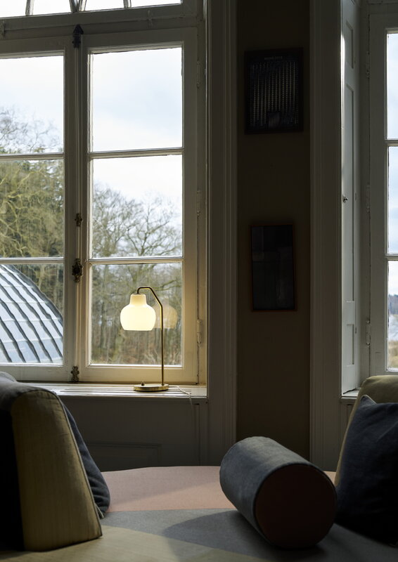 Louis Poulsen VL Ring Crown table lamp, opal glass, decoration image