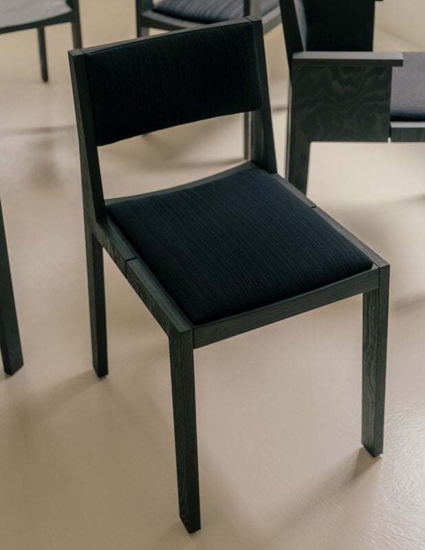 Vaarnii 016 Maasto tuoli, verhoiltu, musta - musta Kvadrat Alle, näkymä 15