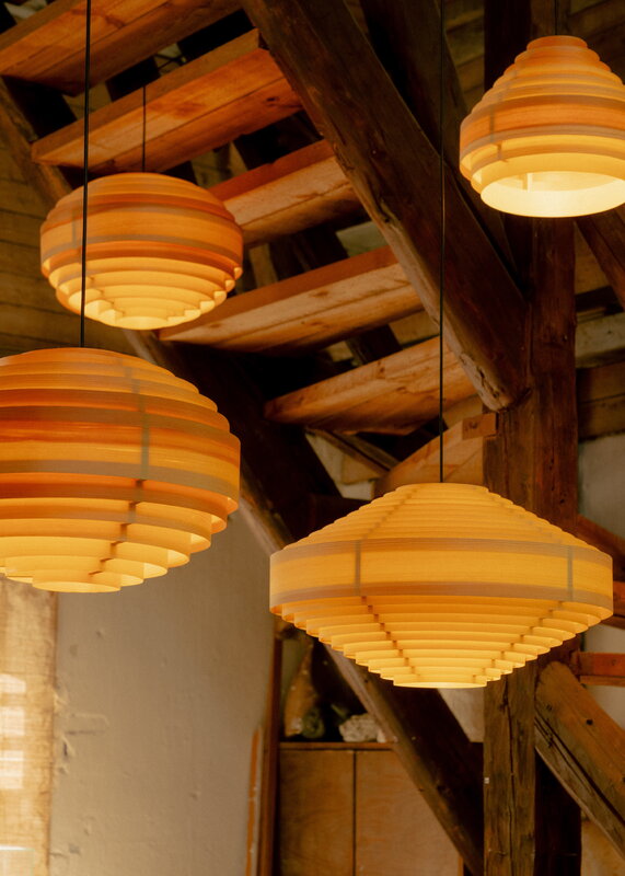 Vaarnii 1001 Hans pendant, 38 cm, pine | Finnish Design Shop