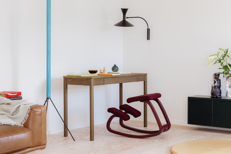 Varier Variable Monochrome kneeling chair, plum, decoration image