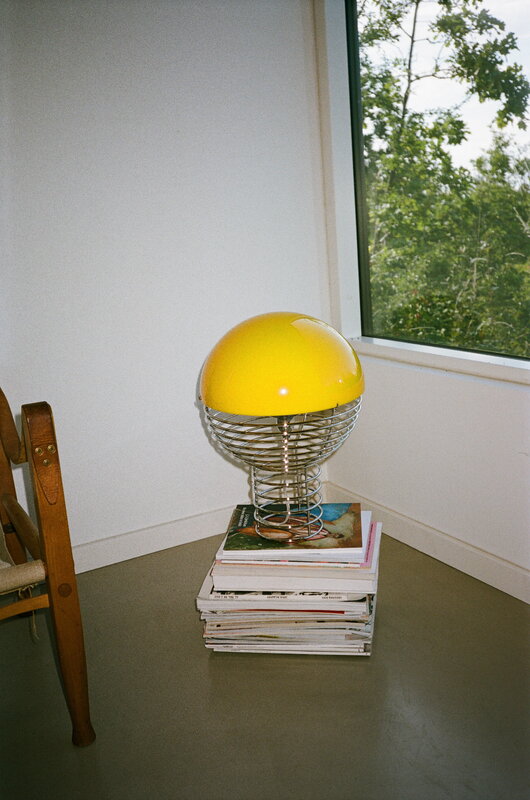 Verpan Wire table lamp, 30 cm, chrome - yellow, decoration image