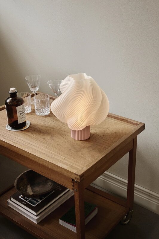 Crème Atelier Soft Serve table lamp, regular, wild strawberry, decoration image