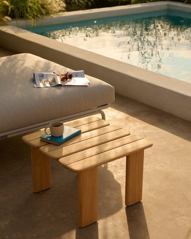 Muuto Assemble coffee table, 55 x 55 cm, teak, decoration image