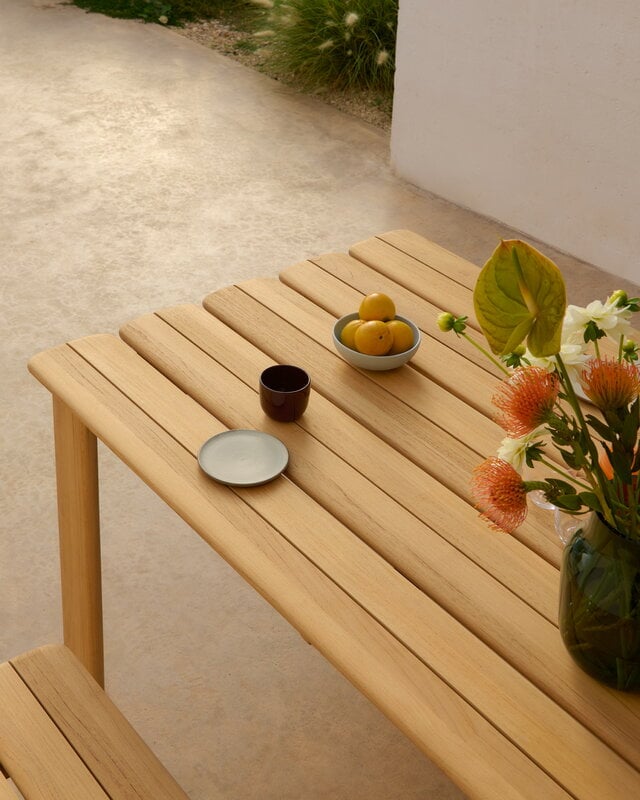 Muuto Assemble table, 220 x 92 cm, teak, decoration image