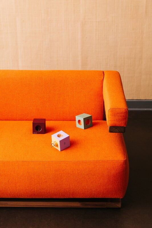 Avolt Square 2 USB-C wall socket extender, gecko bloom, Avolt x Bauhaus-Archiv, decoration image