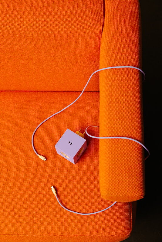 Avolt Cable 1 USB-C charging cable, 2 m, lavender glow, Avolt x Bauhaus-Archiv, decoration image