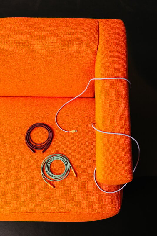 Avolt Cable 1 USB-C charging cable, 2 m, lavender glow, Avolt x Bauhaus-Archiv, decoration image