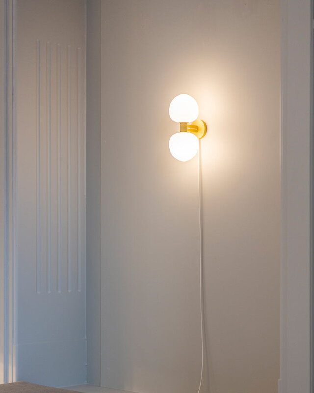 LYFA Memoir 120 II wall lamp, brass, view 2