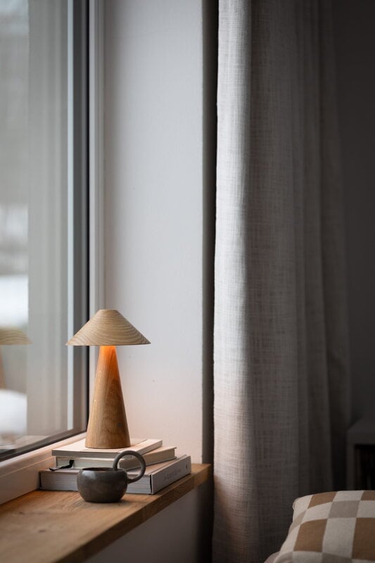 applicata Lucas ladattava valaisin, lakattu tammi, näkymä 2