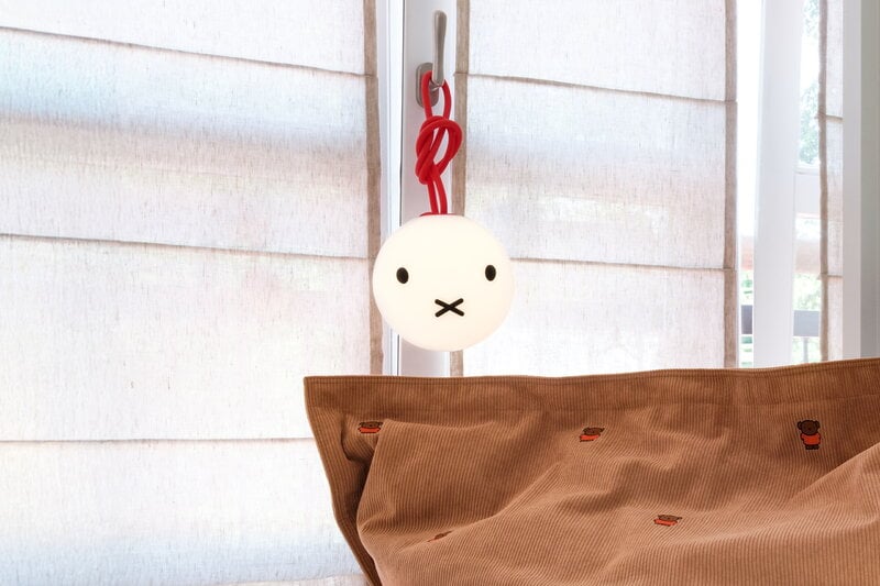 Fatboy Bolleke x Miffy tragbare Lampe, rot, dekorationsbild