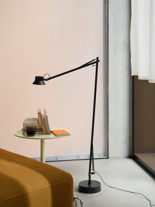 Muuto Dedicate lattiavalaisin, musta, näkymä 10