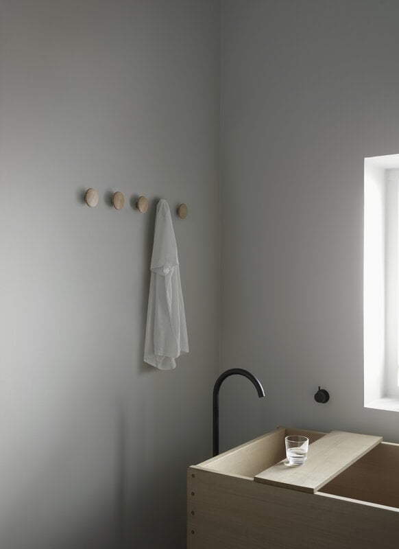 Muuto Dots Wood perchero, roble, imagen de decoración