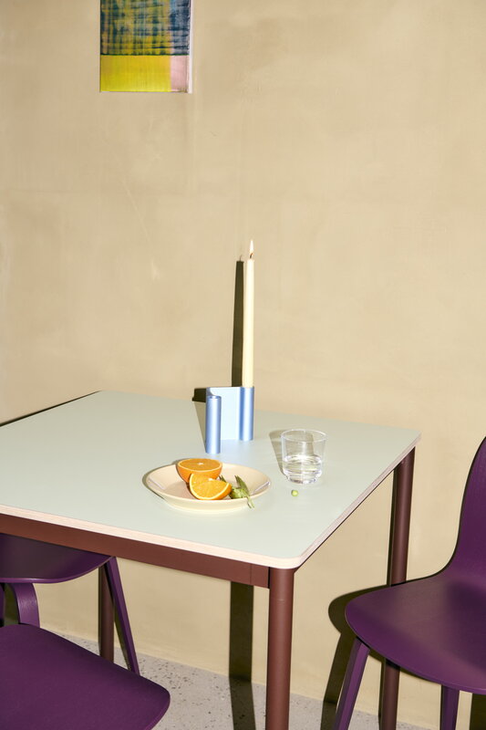 Muuto Table Base, 80 x 80 cm, stratifié vert clair - contreplaqué - rouge brun, image décorative