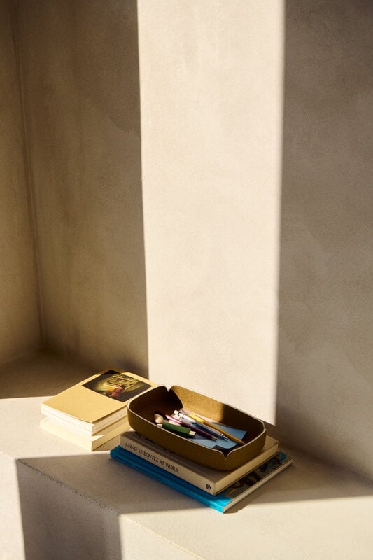 Muuto Restore Tablett, 28 x 15,5 cm, braun-grün, dekorationsbild