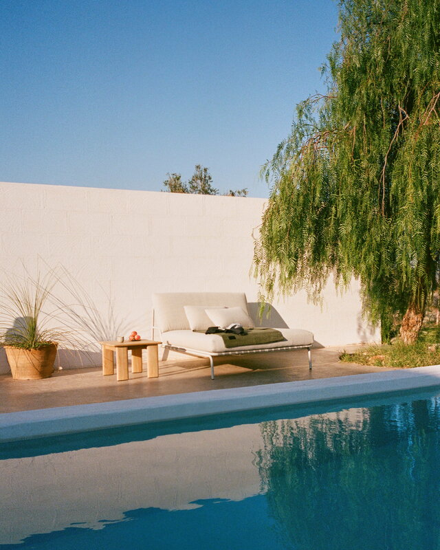 Muuto Settle Outdoor cushion, Laze 1 off-white, decoration image