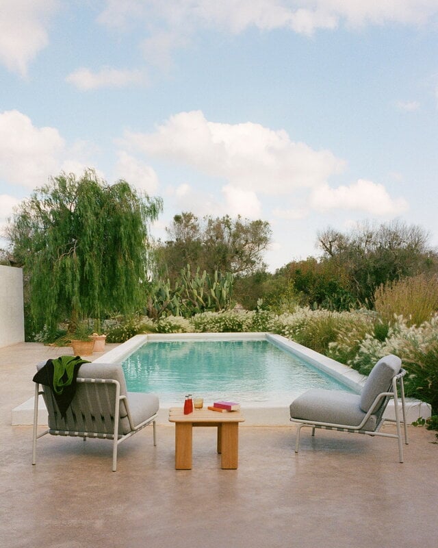 Muuto Assemble coffee table, 55 x 55 cm, teak, decoration image