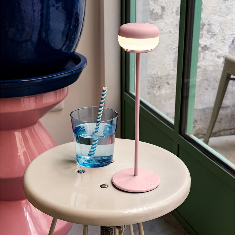 Fatboy Cheerio wireless table lamp, soft pink, decoration image