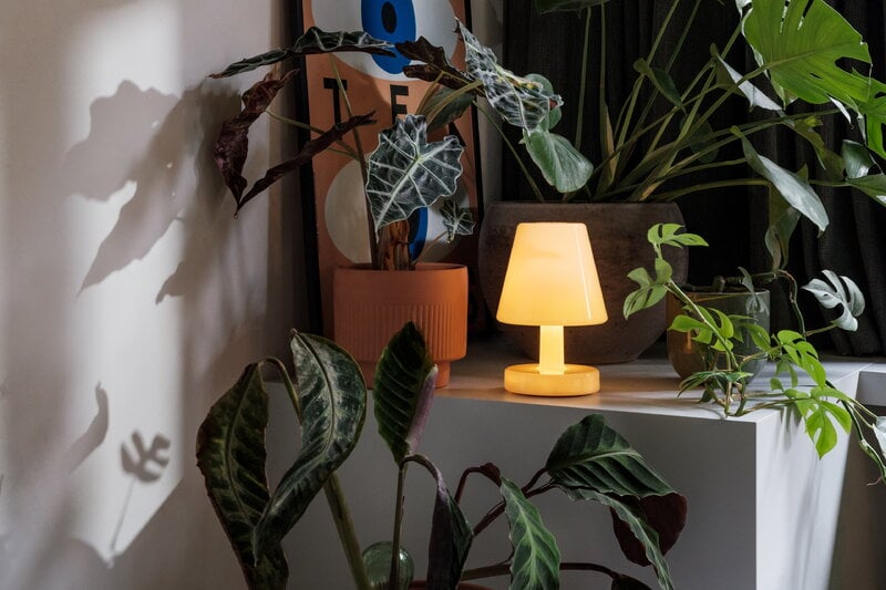 Fatboy Edison the Ambiance lampe de table portable, jaune pâle, image décorative