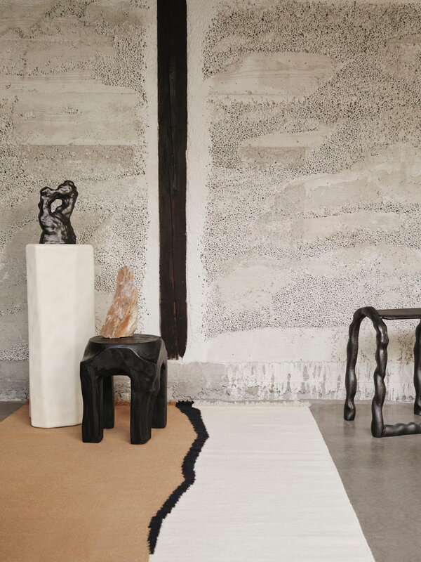 Ferm Living Soil Kelim matto, 140 x 200 cm, tumma hiekka - luonnonvalkoinen, näkymä 3