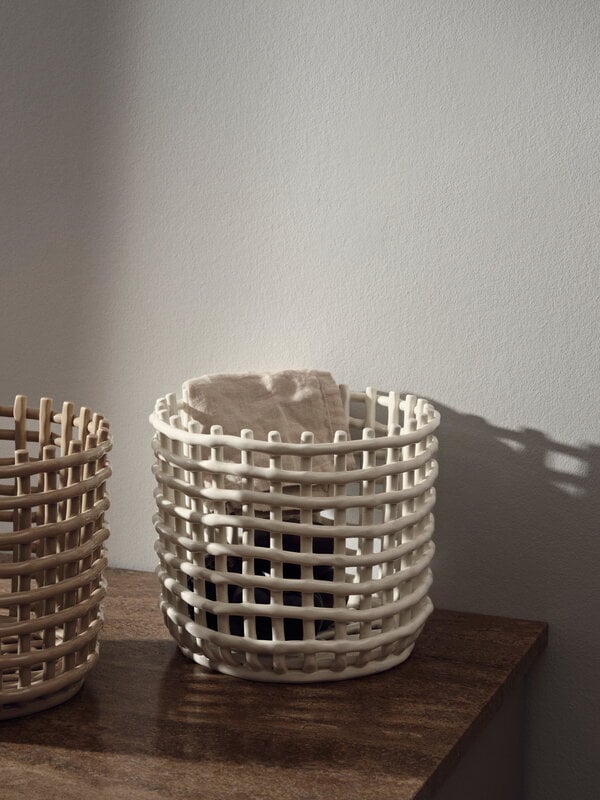 Ferm Living Ceramic kori, iso, luonnonvalkoinen, näkymä 2