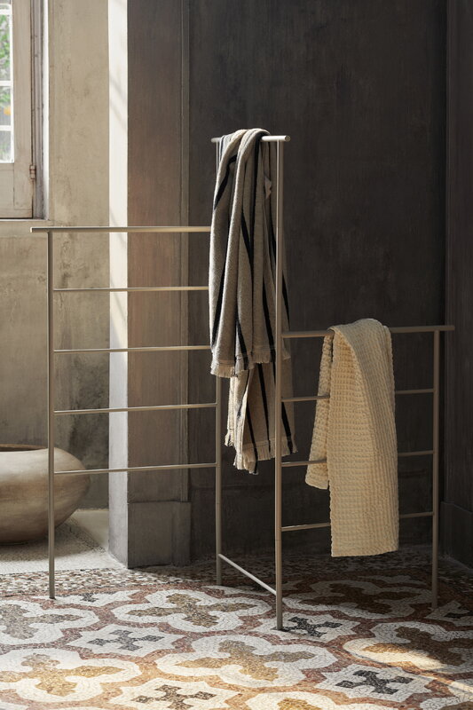 Ferm Living Dora vaaterekki, cashmere, näkymä 2