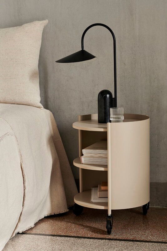 Ferm Living Arum pöytävalaisin, musta, näkymä 5