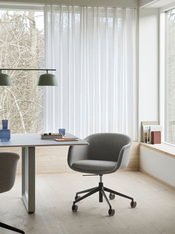 Muuto Ambit Rail Lampe, staubiges Grün, dekorationsbild