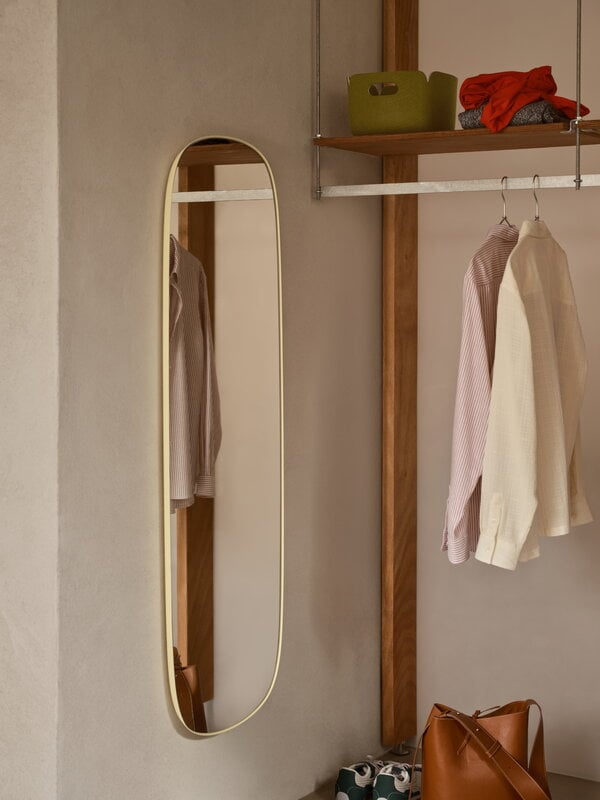 Muuto Specchio con cornice, 150 x 50 cm, giallo chiaro - trasparente, immagine decorativa