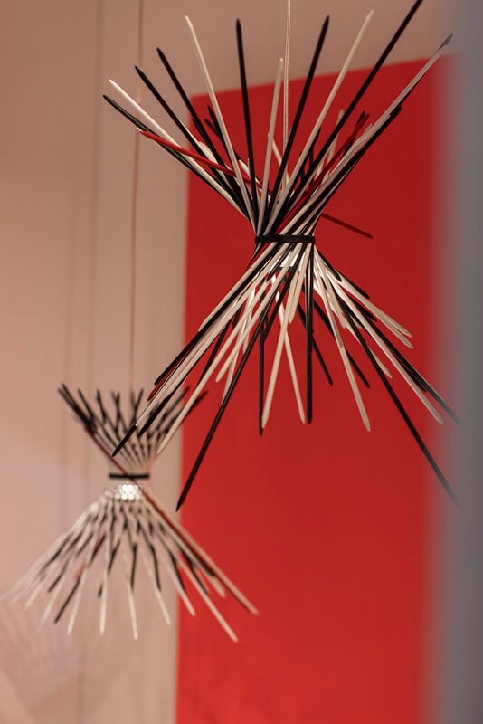 Ingo Maurer Pic-a-stic pendant, black - white, decoration image