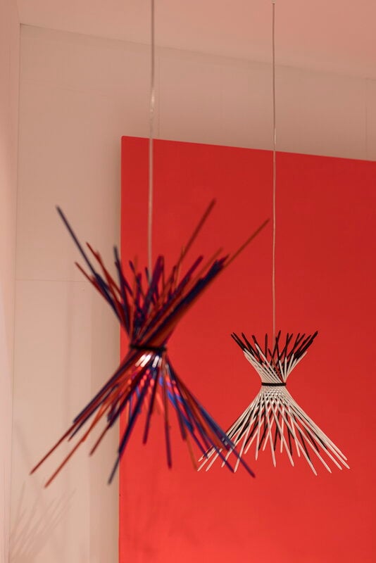 Ingo Maurer Pic-a-stic pendant, black - white, decoration image