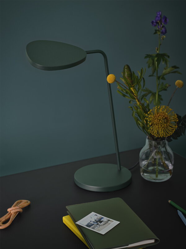 Muuto Silent vase, 11 cm, clear, decoration image