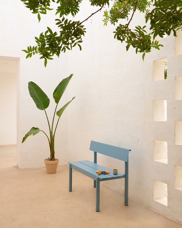 Muuto Linear Steel bench with backrest, 110 cm, pale blue, decoration image