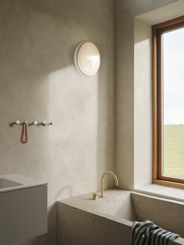 Muuto Looped wall/ceiling lamp, IP44, white, decoration image