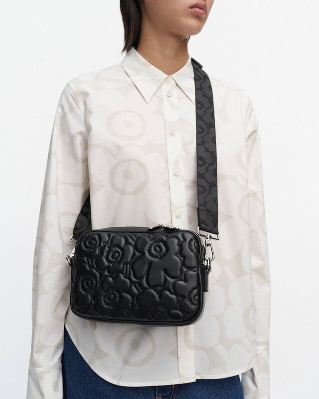 Marimekko Soft Gratha Unikko olkalaukku, musta nahka, näkymä 2