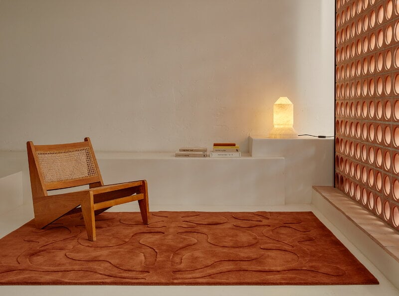 Nanimarquina Lucia Eames Rooted matto, terrakotta, sisustuskuva
