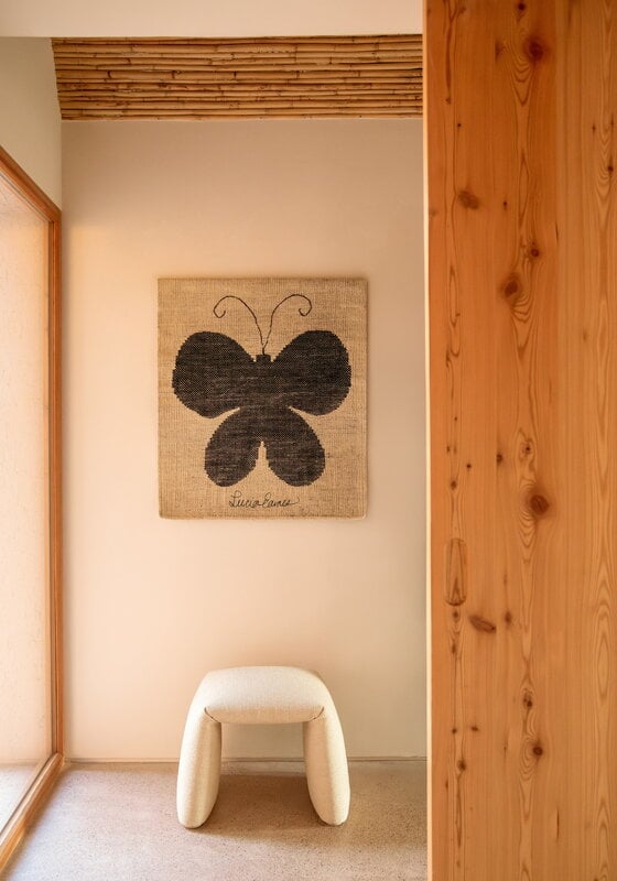 Nanimarquina Lucia Eames Butterfly ryijy, 80 x 95 cm, sisustuskuva