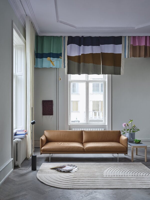 Muuto Outline sofa, 3-seater, black - Refine leather cognac, decoration image