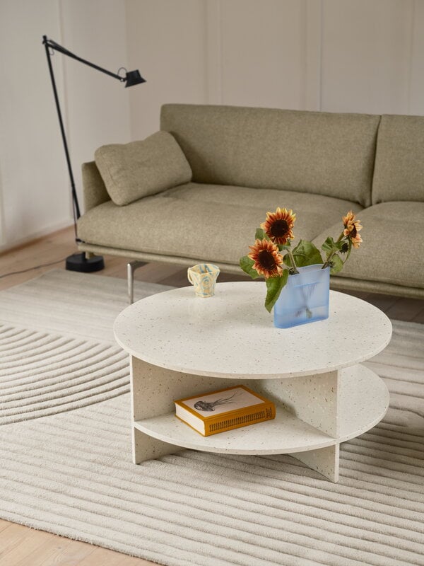 Muuto Outline Soft sofá, 3 plazas, aluminio pulido - Clay 15 marrón, imagen de decoración