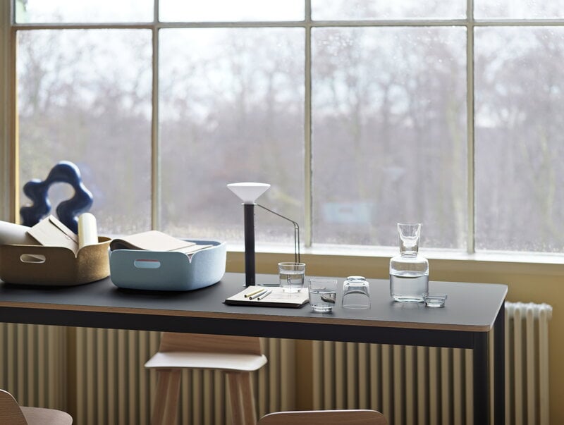 Muuto Restore Tablett, Braungrün, dekorationsbild