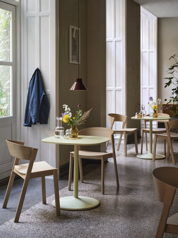 Muuto Cover side chair, oak, decoration image