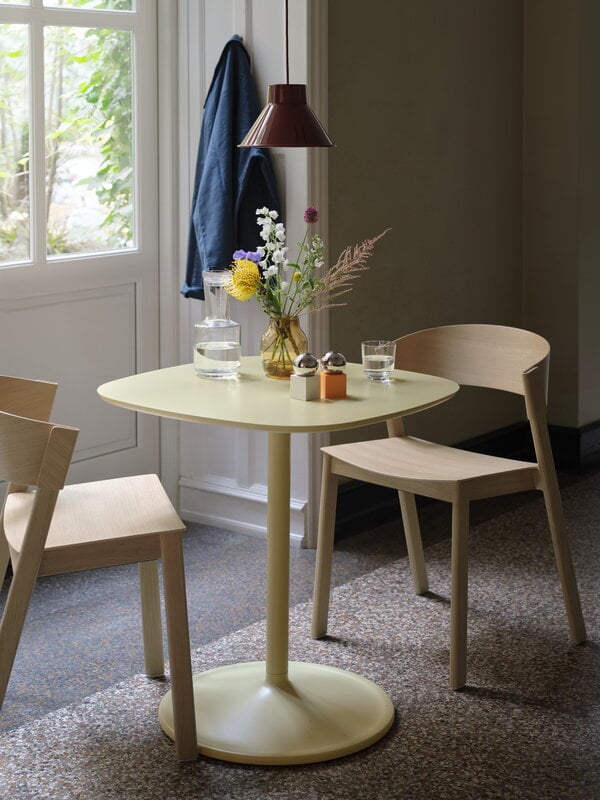 Muuto Cover side chair, oak, decoration image