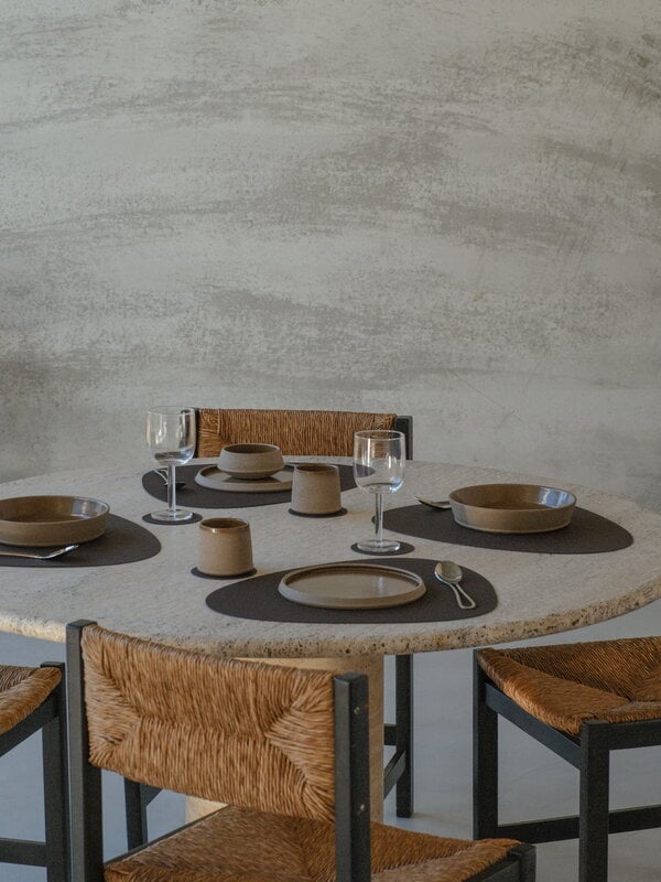 LIND DNA Tovaglietta Curve, 37 x 44 cm, nocciola in pelle Corduroy, immagine decorativa