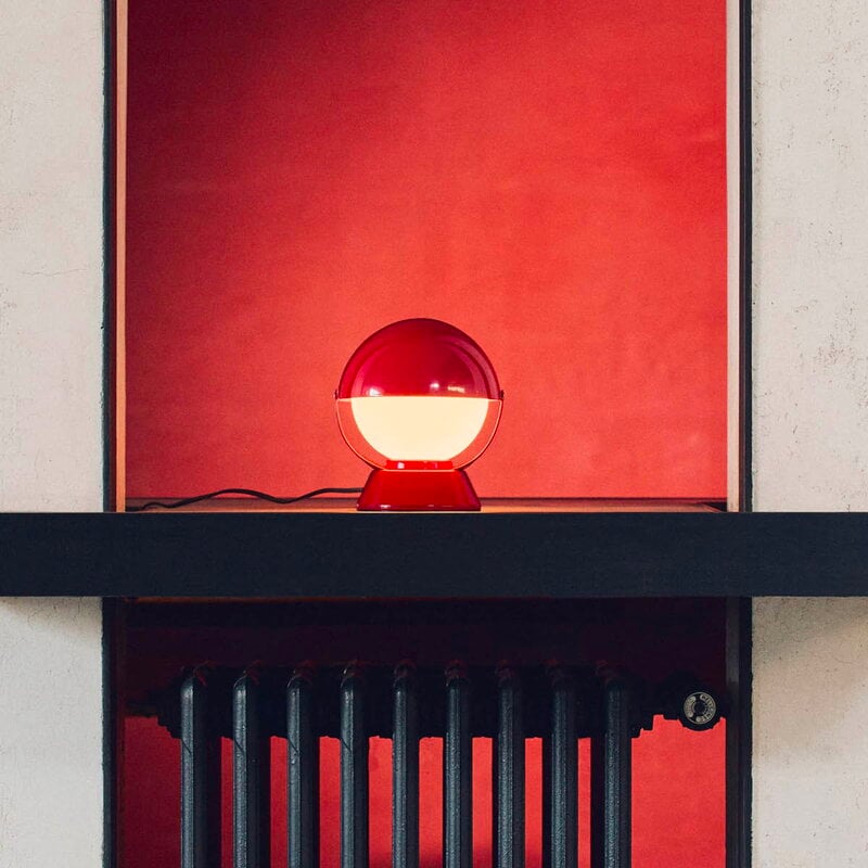 Stilnovo Buonanotte table lamp, polished red, decoration image