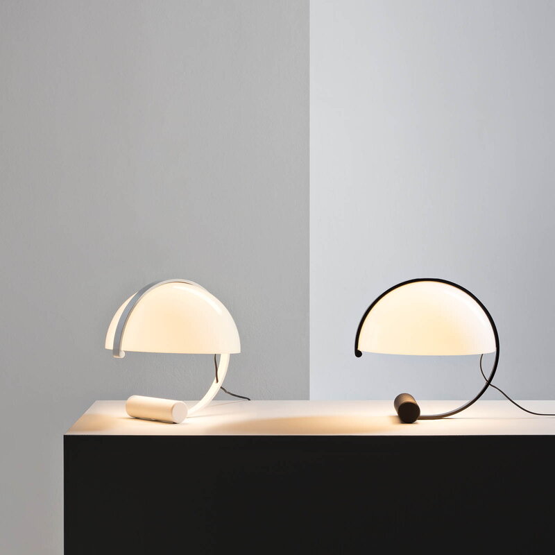 Stilnovo Meta table lamp, polished pure white, decoration image