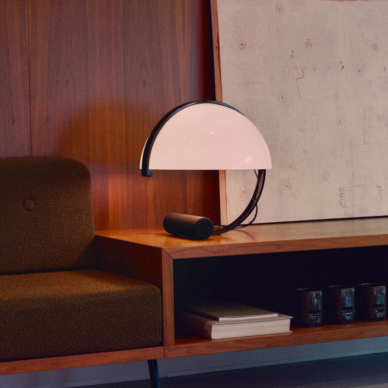 Stilnovo Meta table lamp, polished black, decoration image